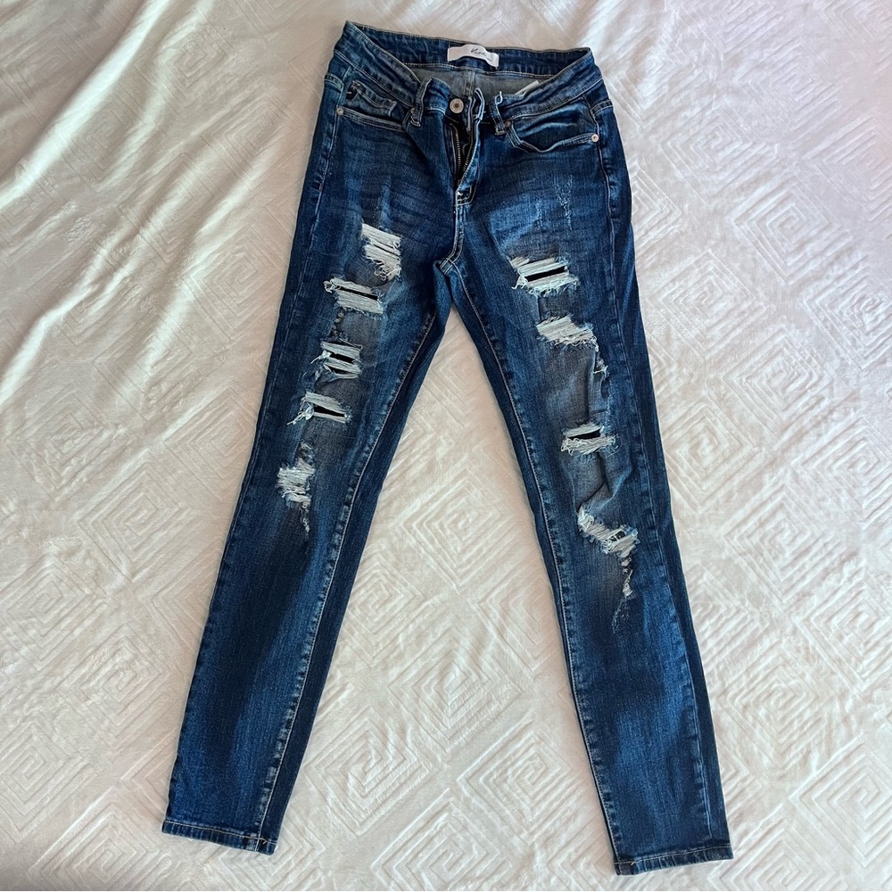 ***💲BOGO💲*** Kancan distressed Jean